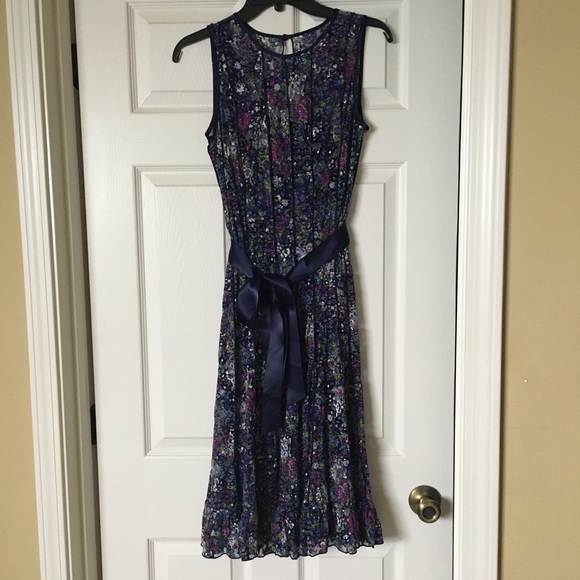 Like new Beautiful women dress size 6 - Picture 2 of 5